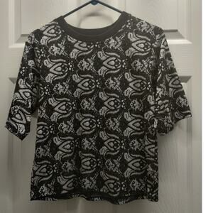 TOPSHOP Women's Size 8 Abstract Patterned Silver & Black Elbow Sleeve Top